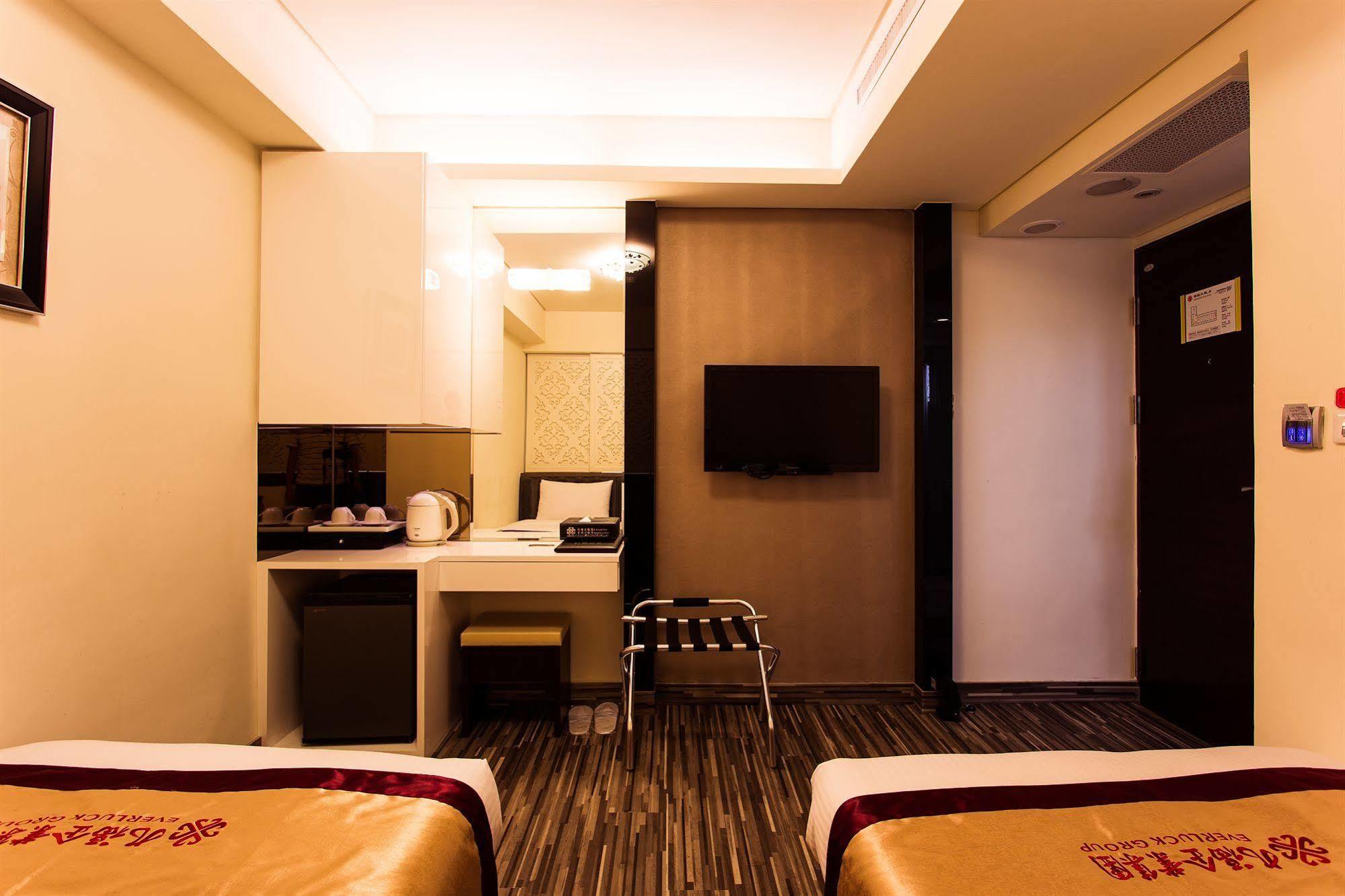 Harmonious Hotel Kaohsiung Exterior photo