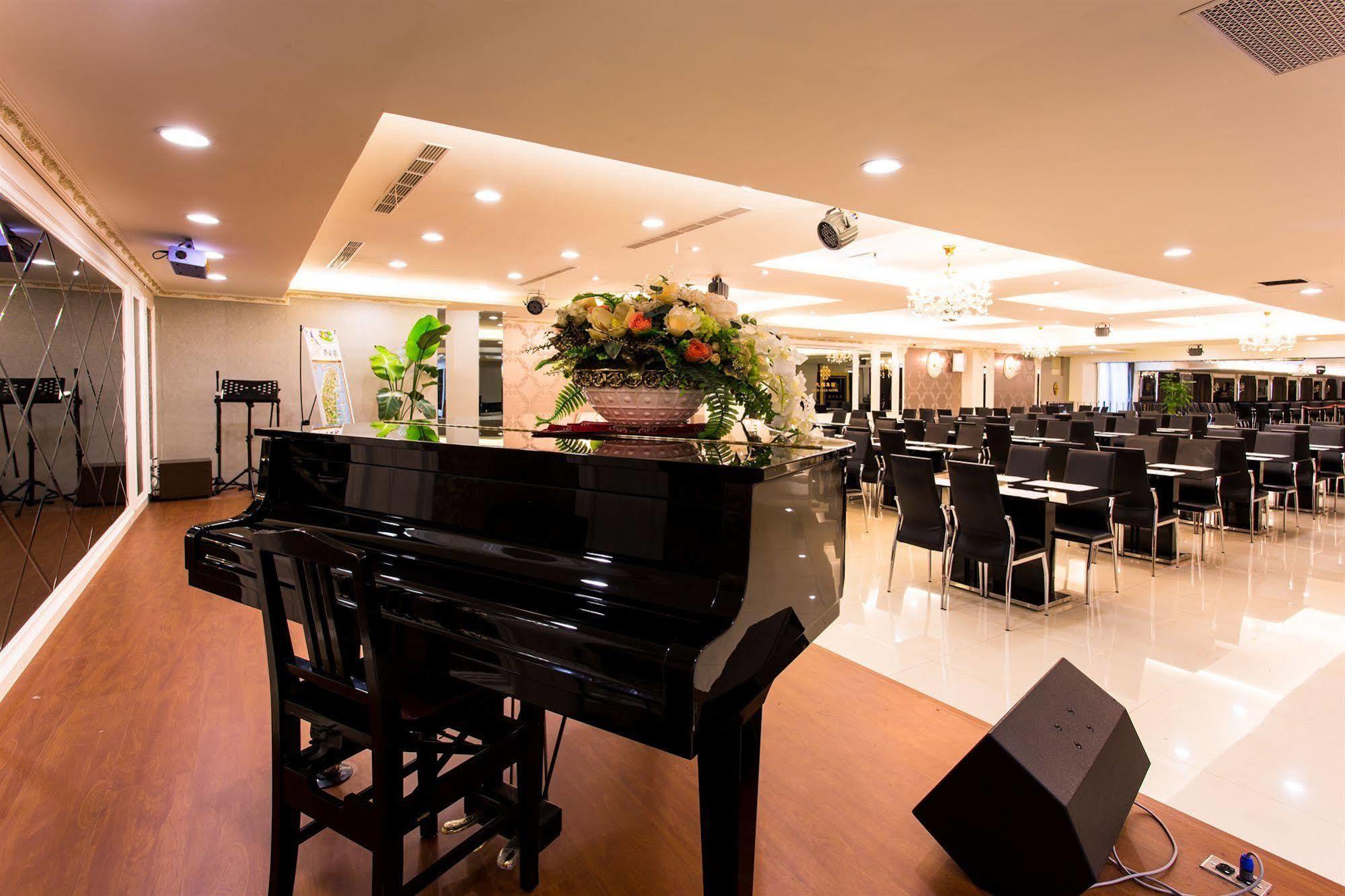 Harmonious Hotel Kaohsiung Exterior photo